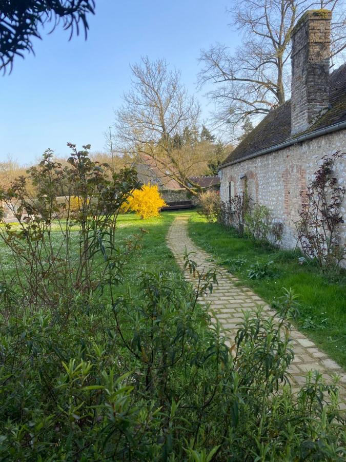 Une Vie En Rose Pressagny l'Orgueilleux Luaran gambar